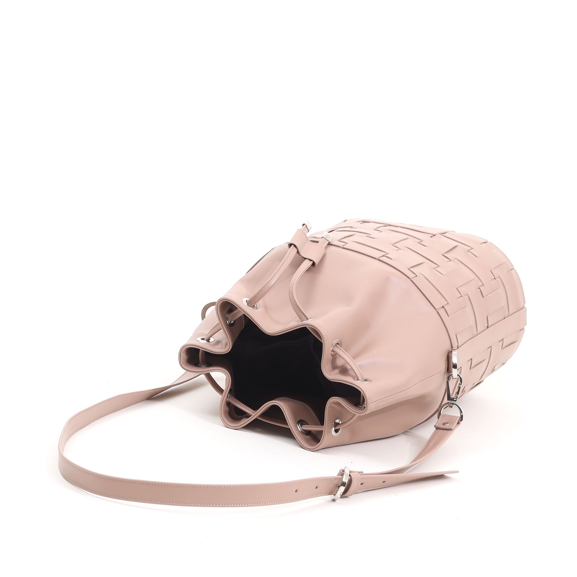 2102 M -  REMAKE  BUCKET BAG
