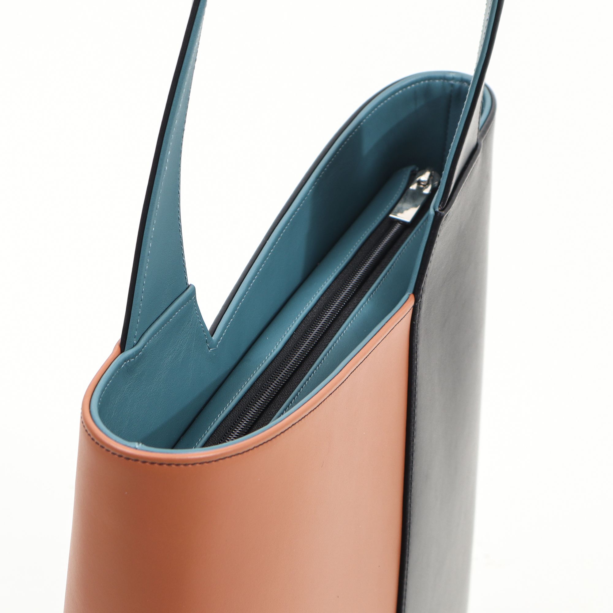 2011 H - NAKAMURA TALL TÁSKA