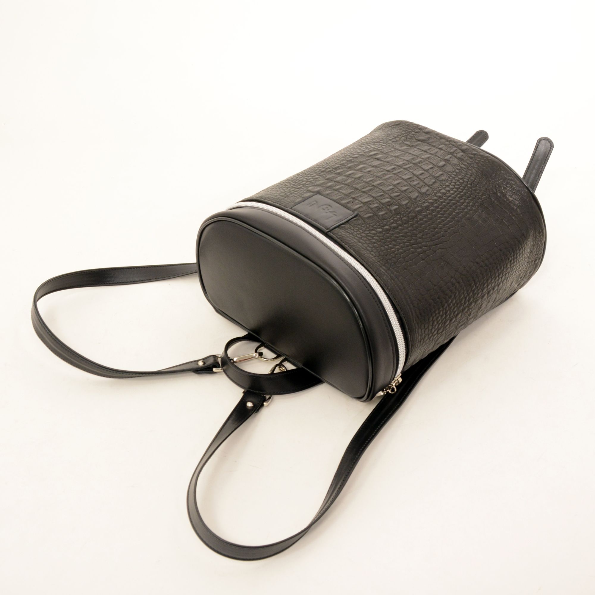 3059 - BARREL BACKPACK