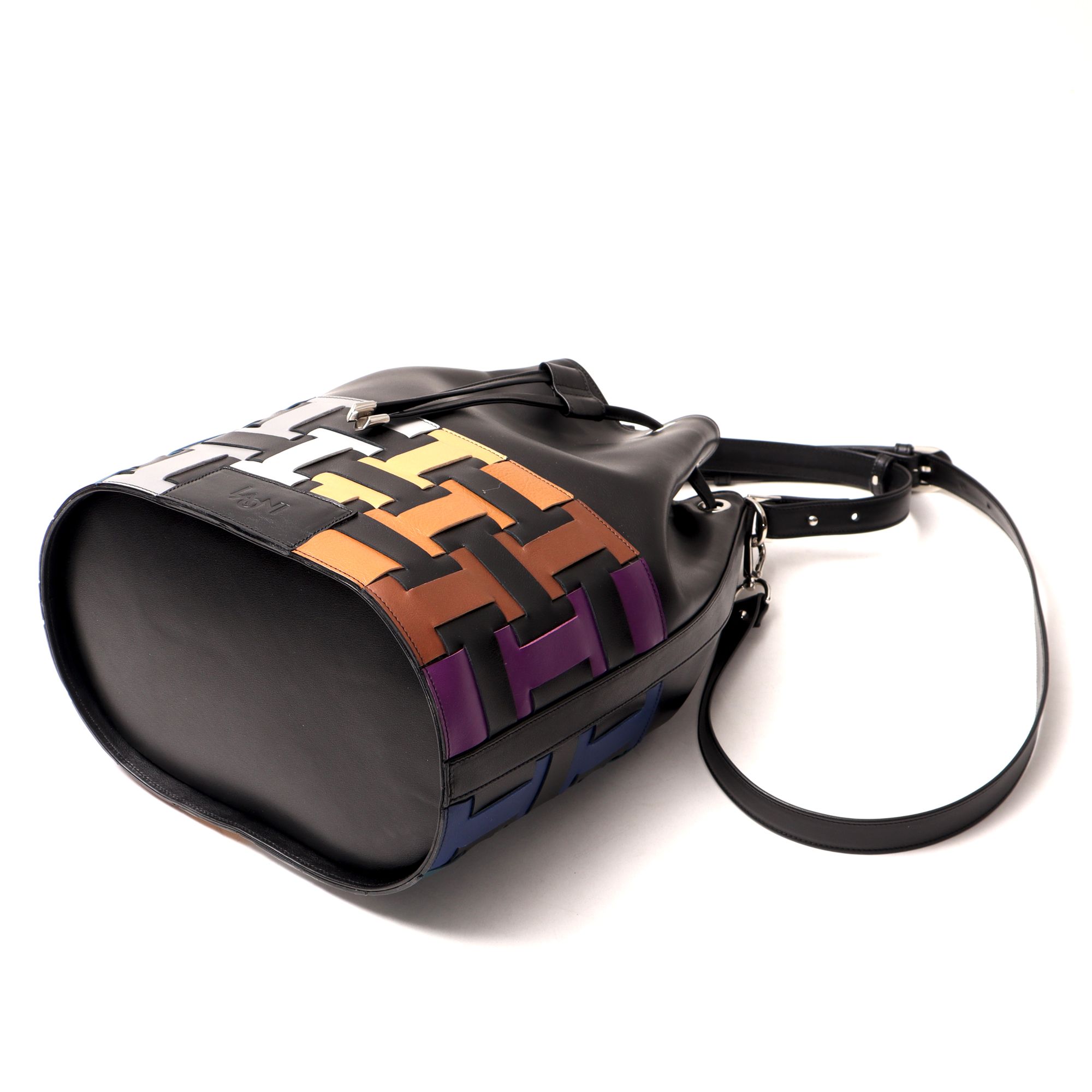 2102 AL -  REMAKE BUCKET BAG