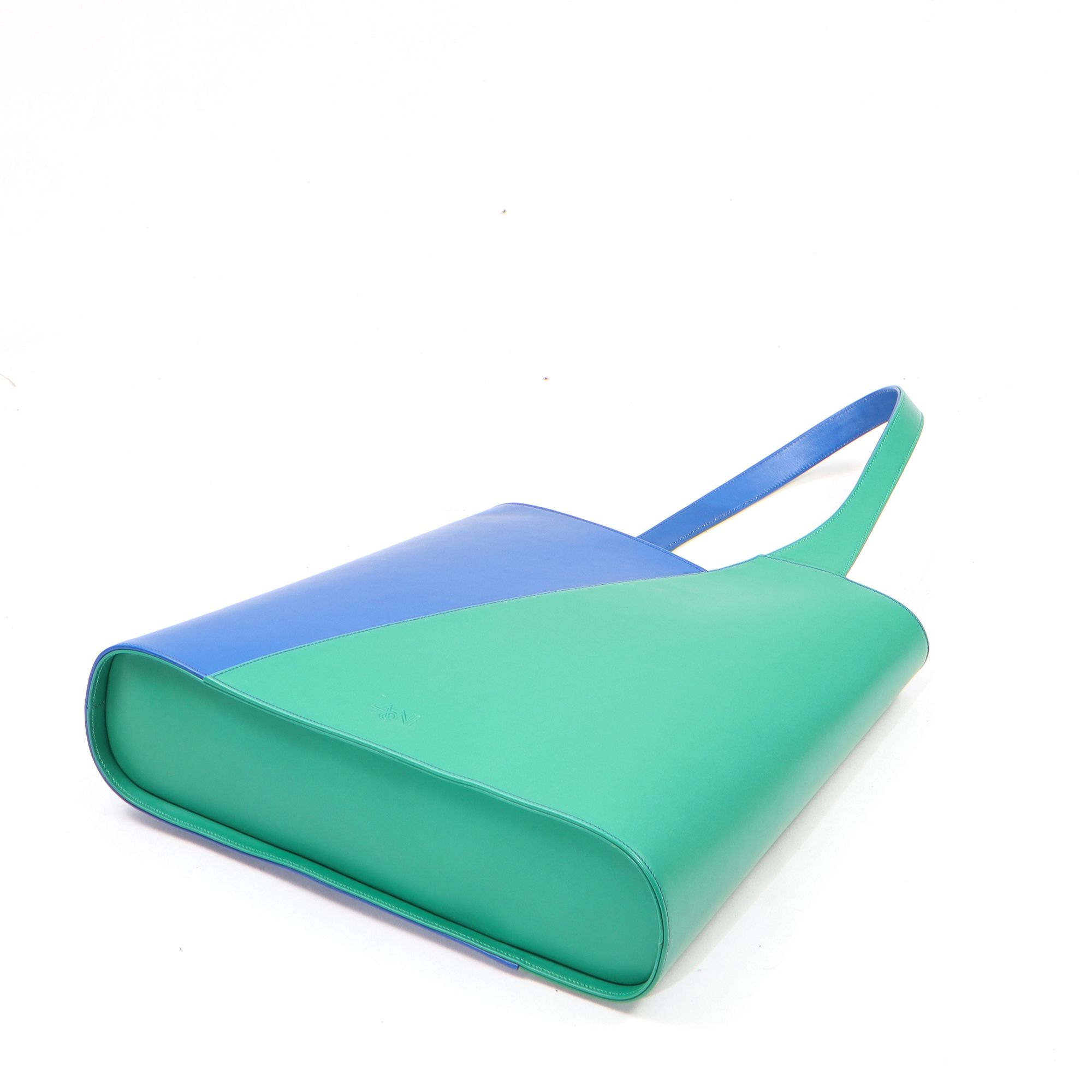 2011 H - NAKAMURA TALL TÁSKA