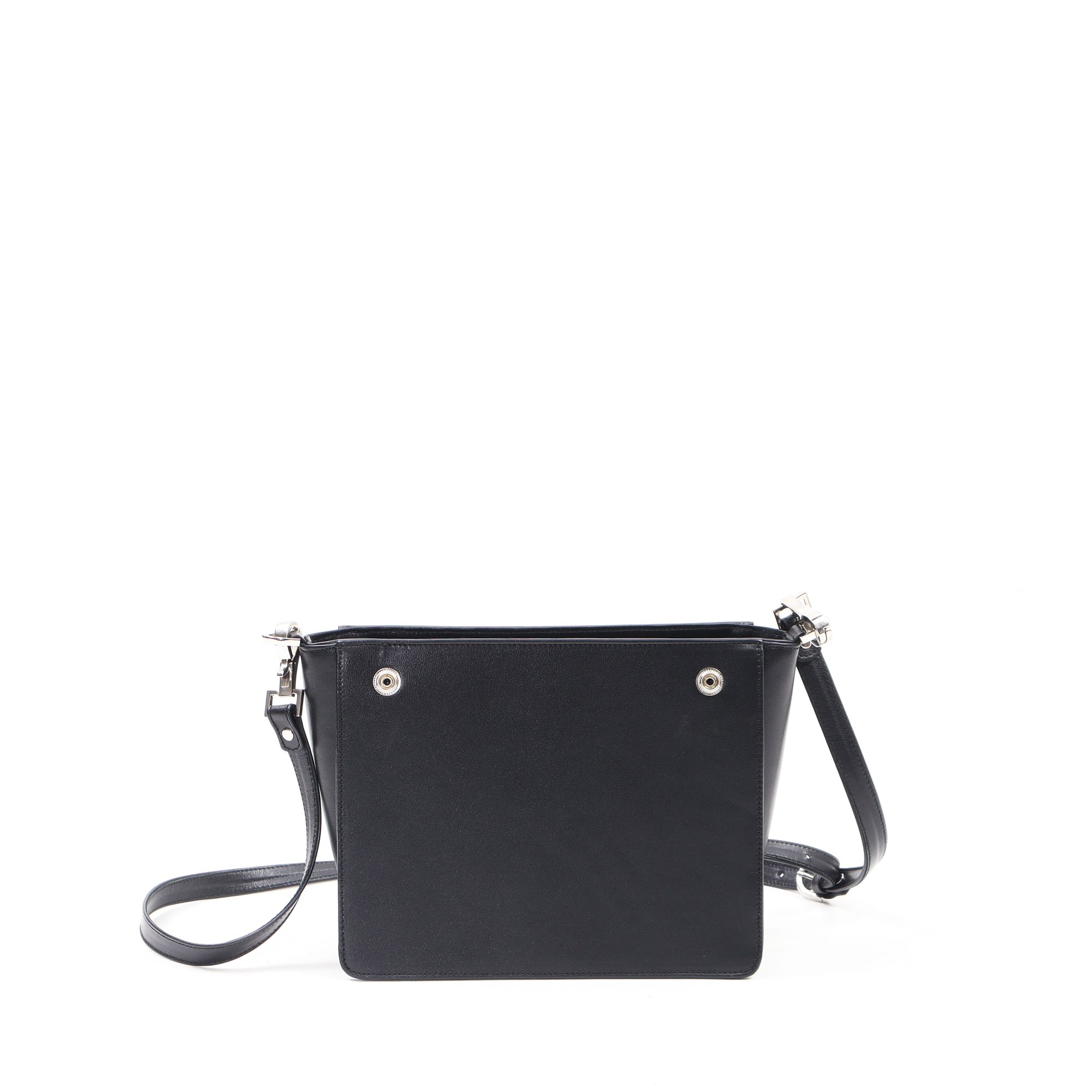 2065 AV - ALAPTÁSKA A CSEREFEDELESHEZ