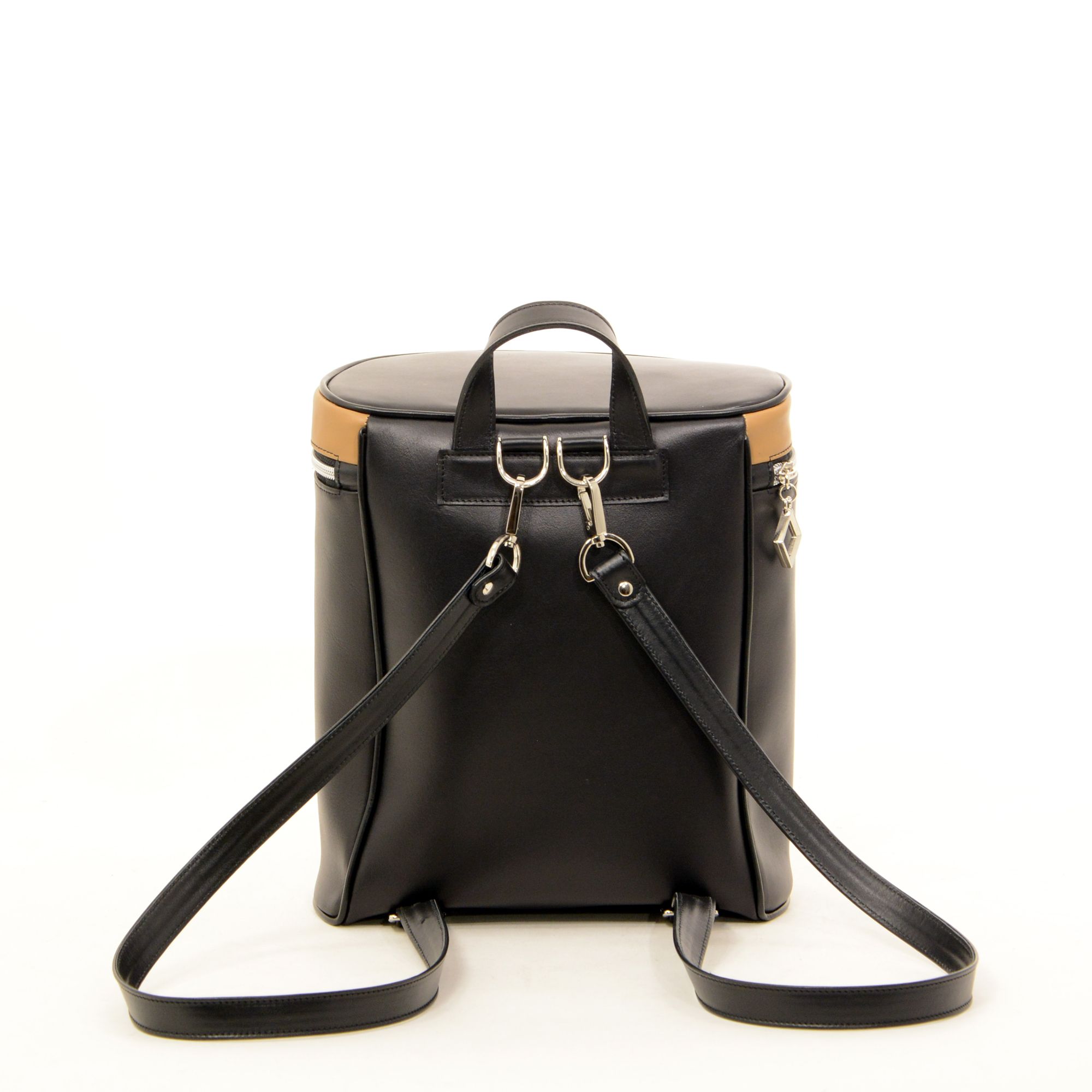 3059 - BARREL BACKPACK