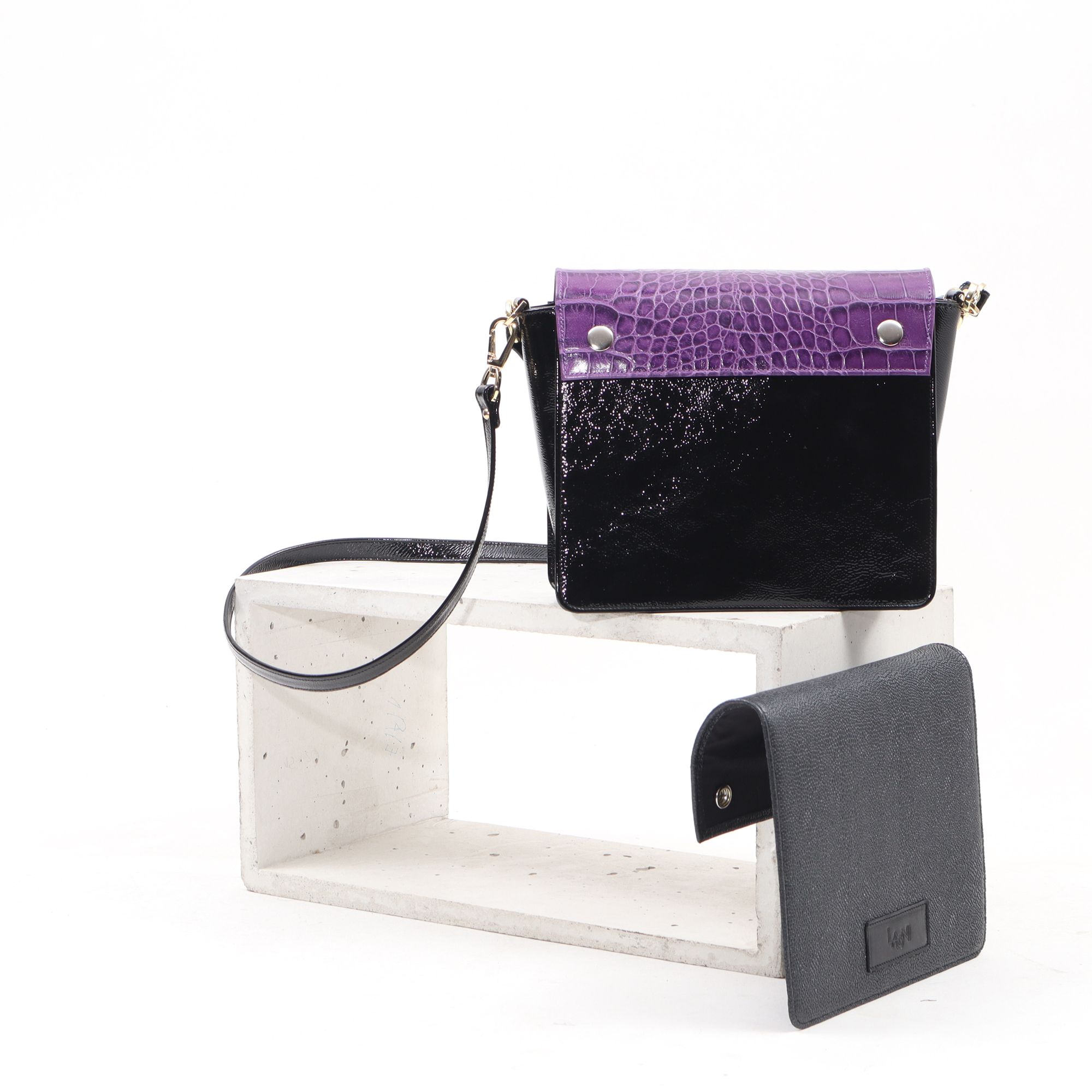 2065 2FVK - BAG WITH  DOUBLE COVERS AND HANDLE