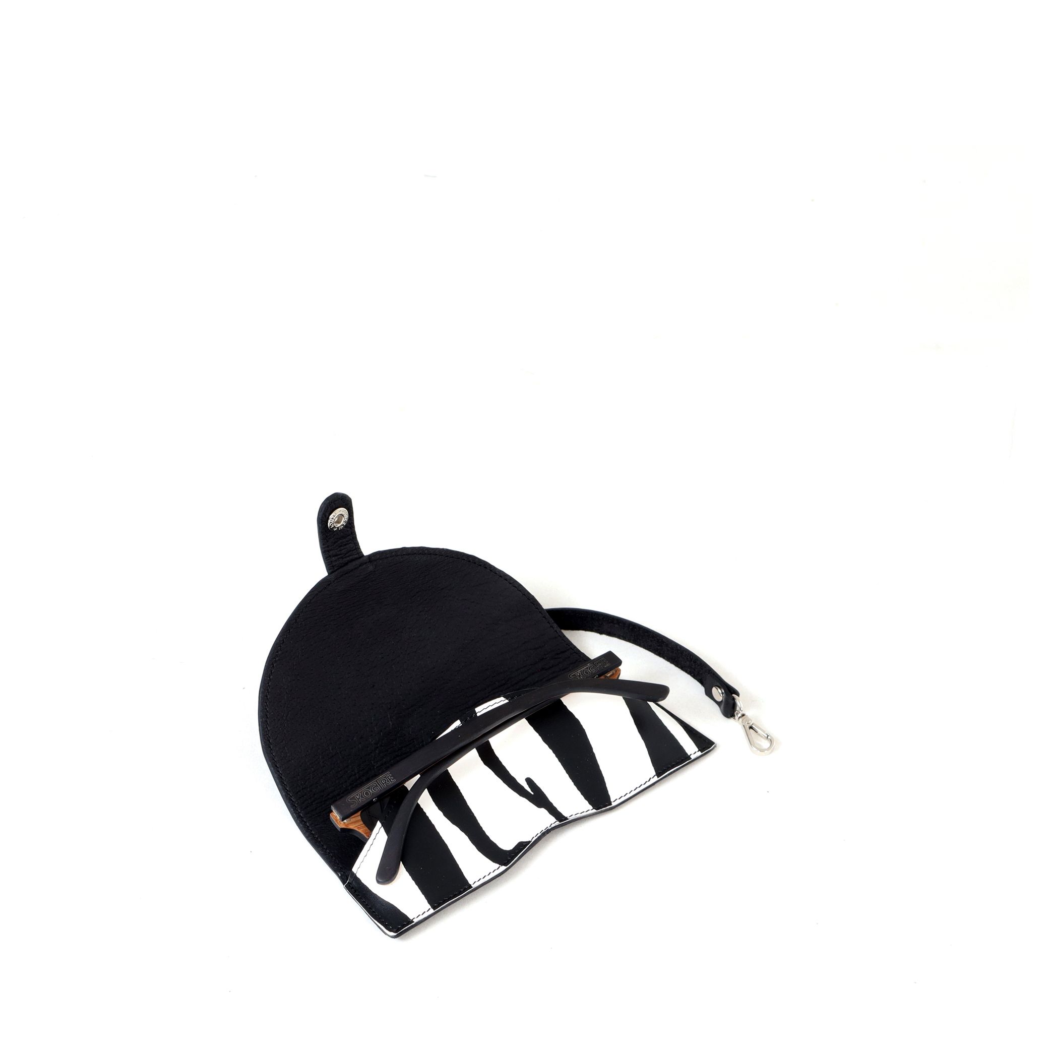 2114 - SZEMÜVEGTOK PÁNTTAL