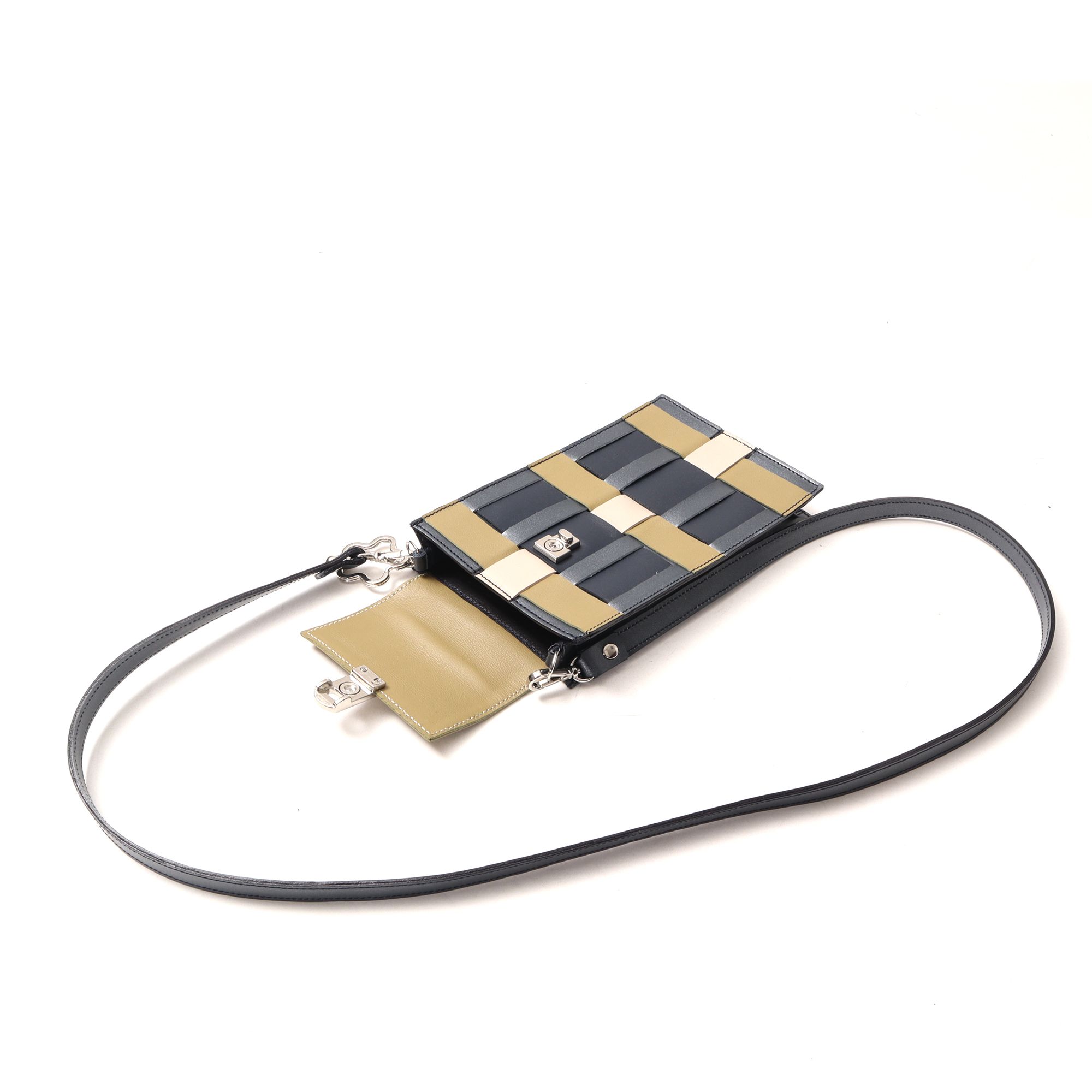 2113 -  REMAKE MOBILE PHONE BAG